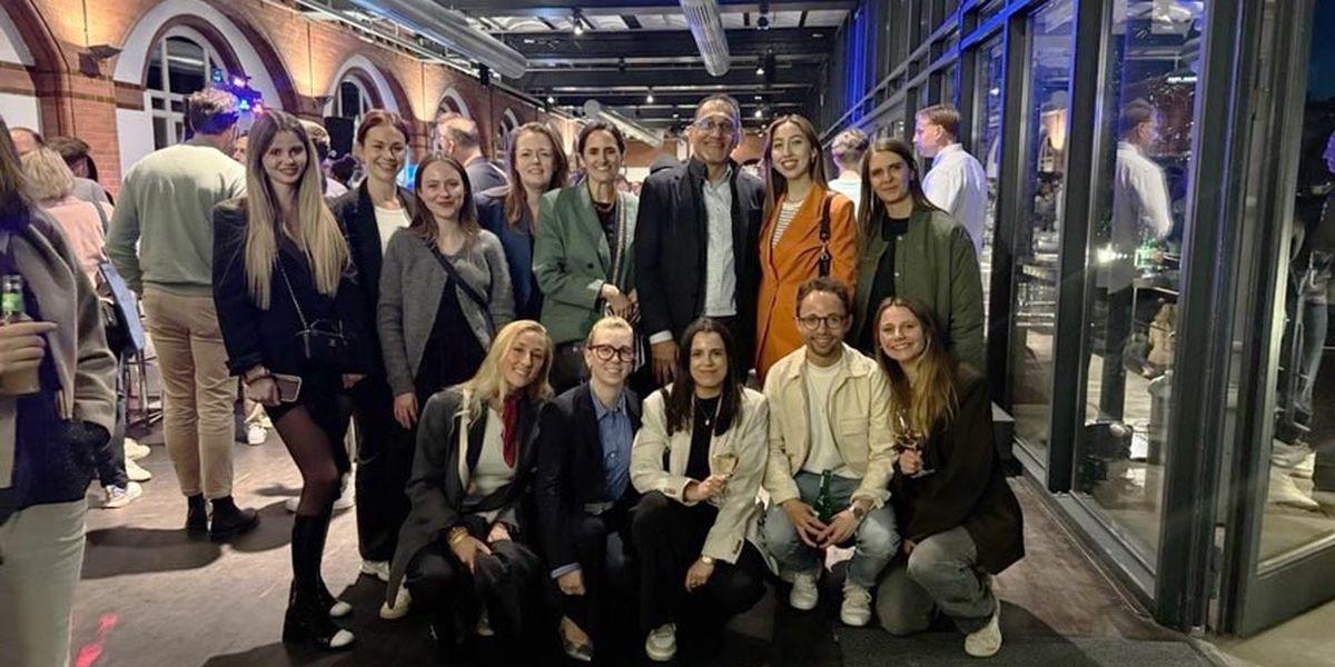 Das Team von Reachbird auf der MarTech Night in Hamburg vor der OMR
