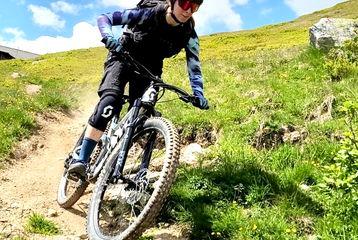 woman on a mountainbike