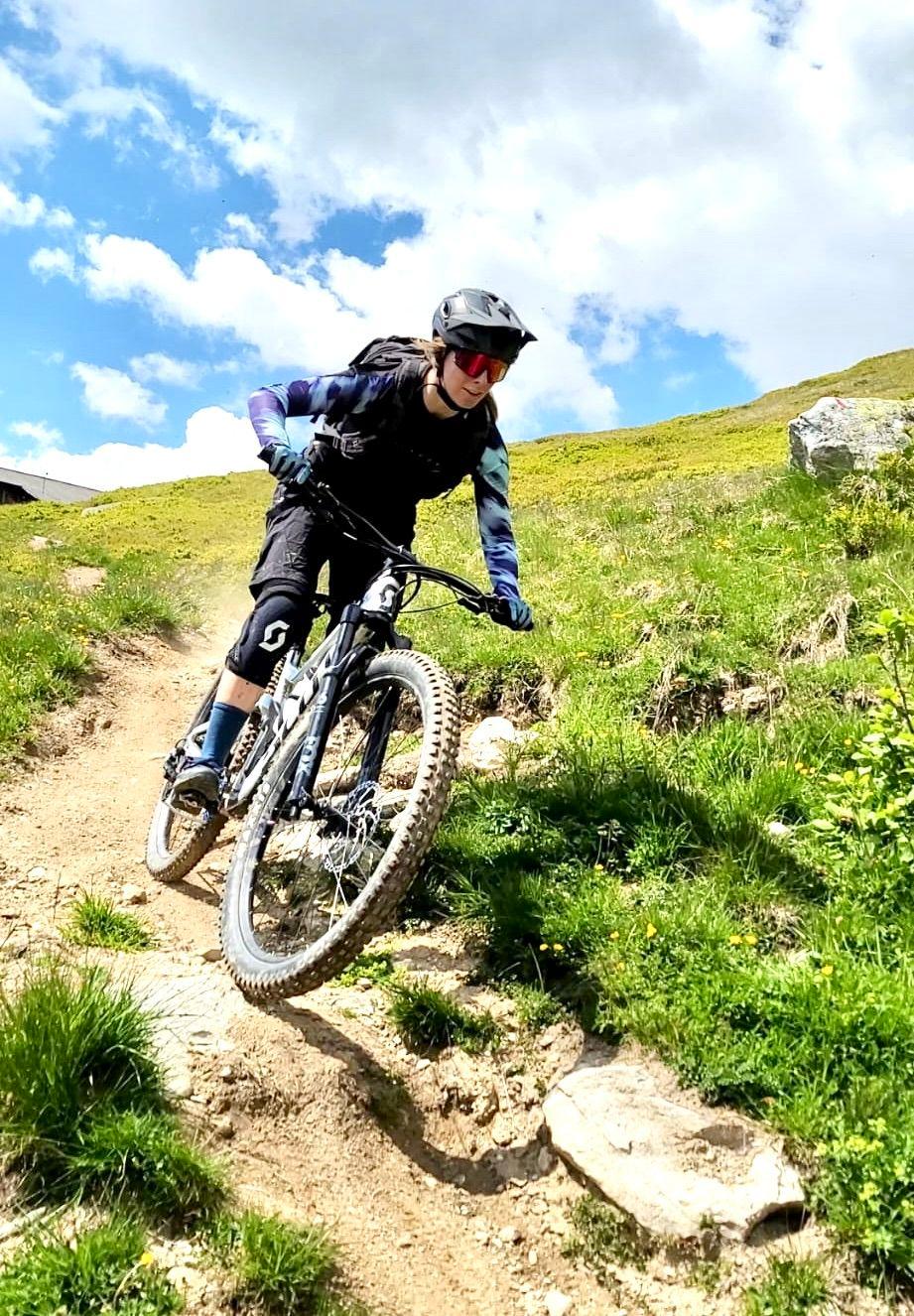 woman on a mountainbike